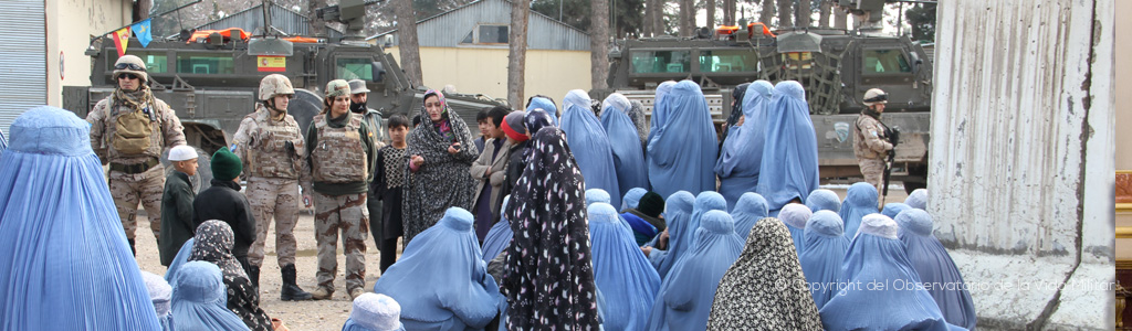 Acto de entrega de ayuda a mujeres afganas en Qala-i-Naw